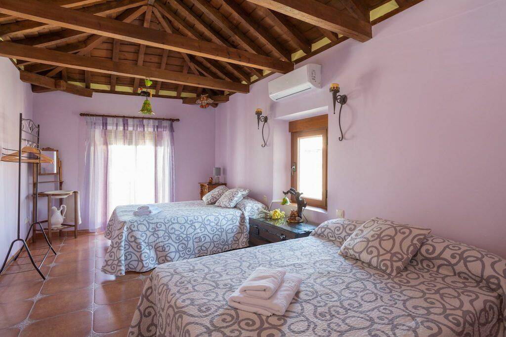 camas-individuales-y-dobles-casa-rural-toledo
